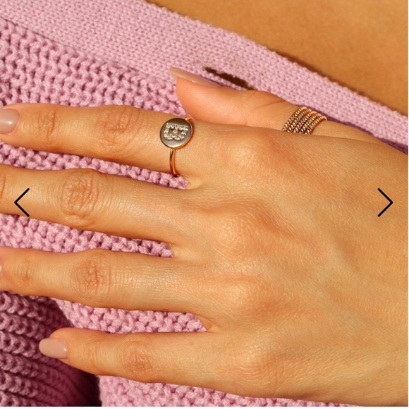 “S” Ring - Picture 3 of 5